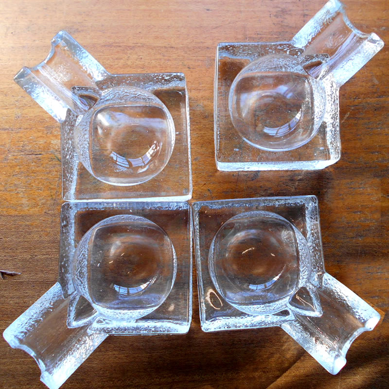 4 Square Glass Cigar Ashtrays can make an ideal centrepiece for a table setting
