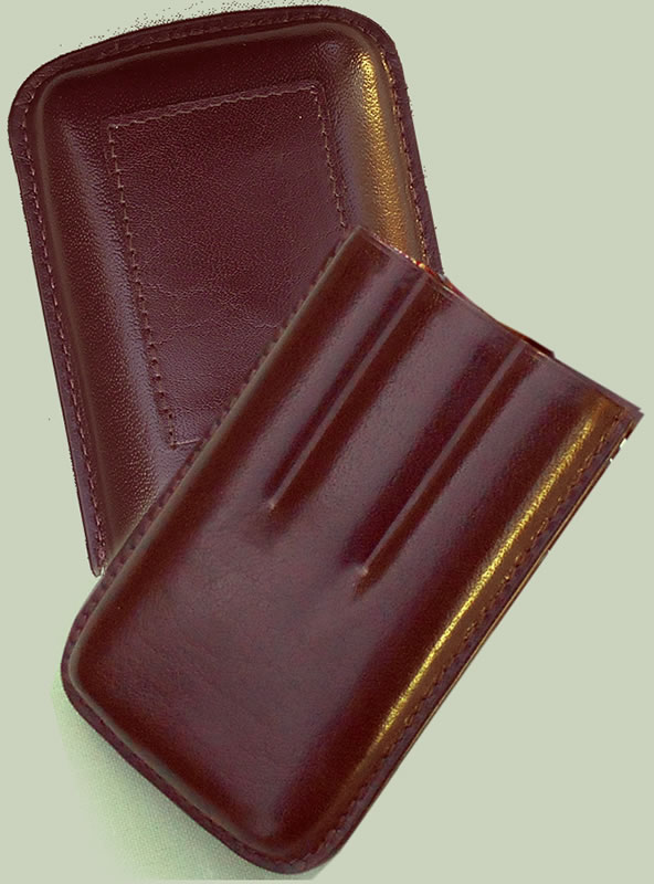 Case for 3  Robusto cigars Firm brown Leather, Cutter pocket